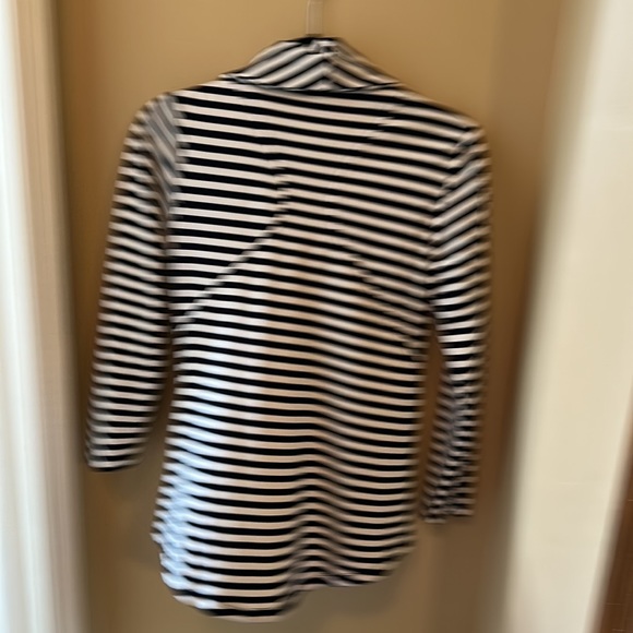 Navy and White striped jacket with pockets, Offset zipper in the front. - Picture 4 of 6